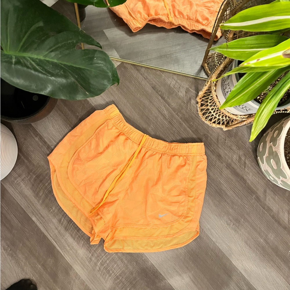 Nike Running Shorts 🤍